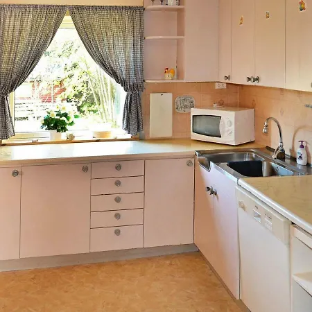 Four-bedroom Holiday In 1 Semesterbostad Torsken